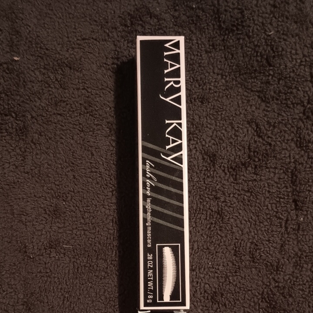 Mary Kay Lash Love Lengthening Mascara - Black